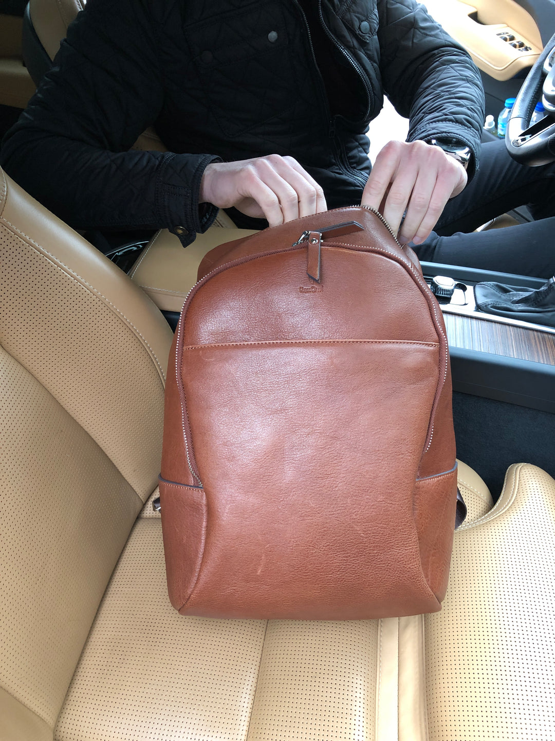 Voyager Leather Backpack - Tan